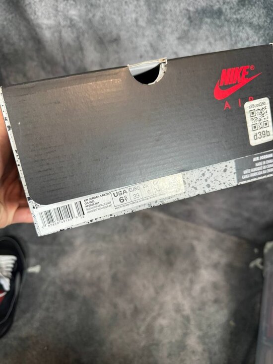 Size 6.5Y | Jordan 5 Metallic With Box | Pre-Owned